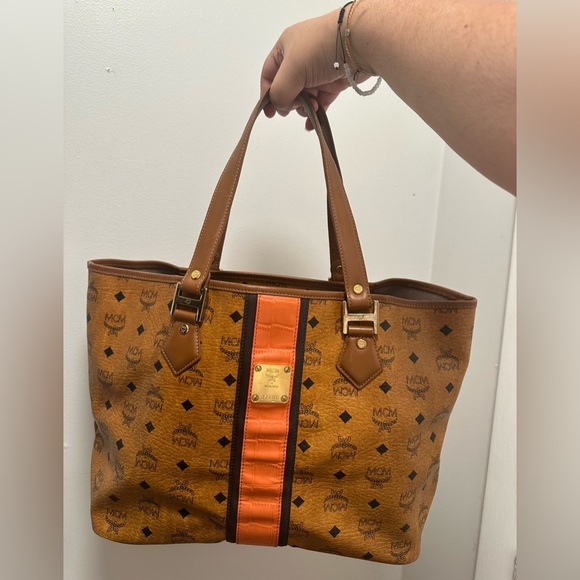 Large MCM tote - Picture 1 of 8